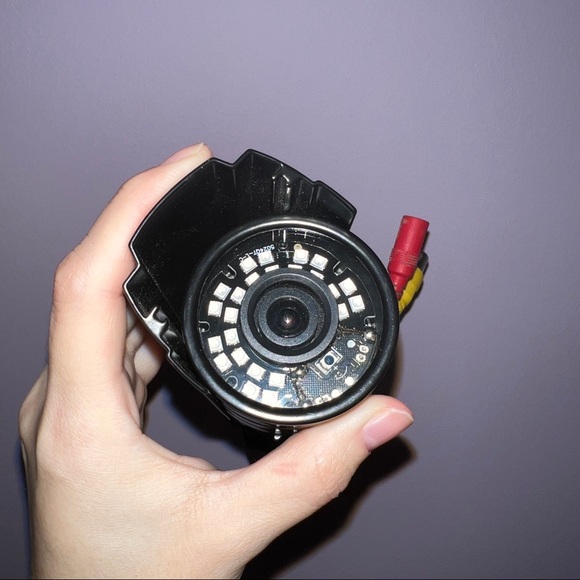 ZOSI 1080P SECURITY CAMERA - BNC - Picture 3 of 10